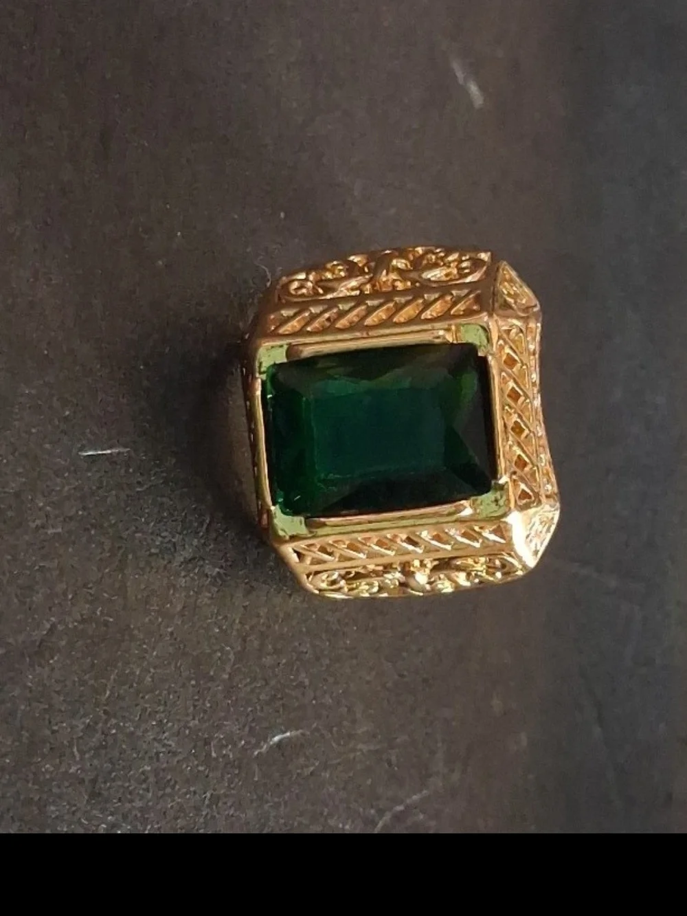 18K Gold Emerald Ring